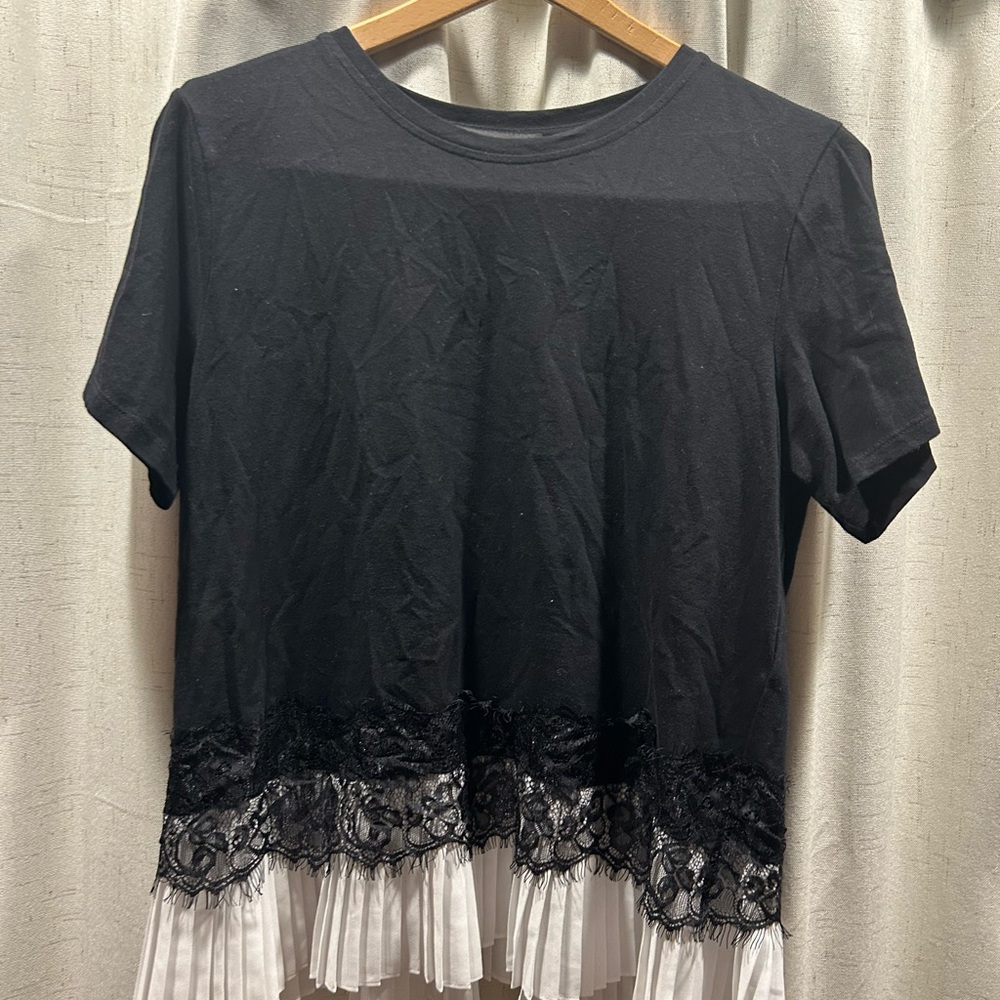 Laundry By Shelli Segal Black Pleated Crop Tee